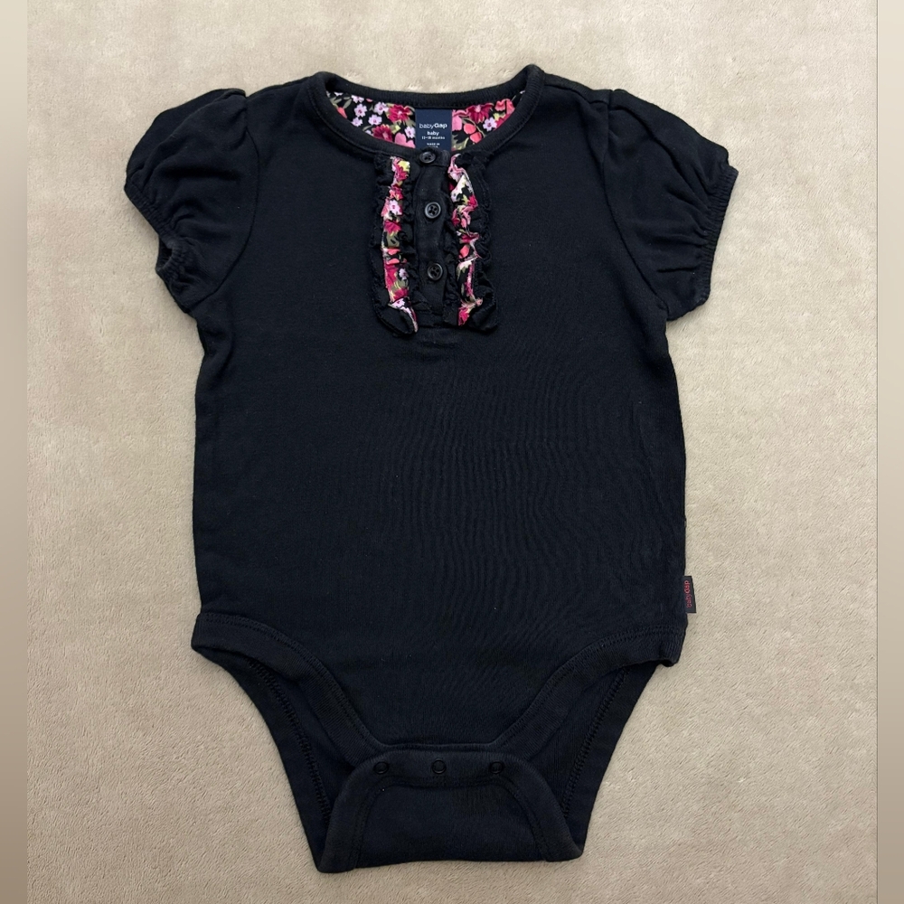 Gap Baby Girl Black Floral Pattern Ruffle Trim Bodysuit Size 12-18 Months
